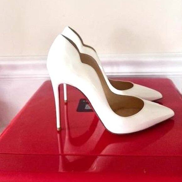Christian Louboutin Hot Chick Scallop Pointed Toe 100mm Pump Patent Calf Leather - Picture 6 of 14